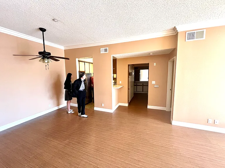 533 S Saint Andrews Pl #416 — Photo 3