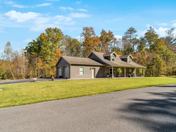 101 Drift Rocks Dr, Clearfield, PA 16830