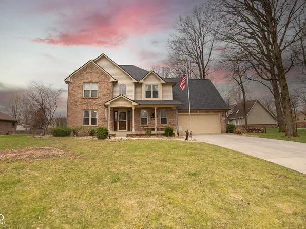 63 Park Forest Dr N, Whiteland, IN 46184