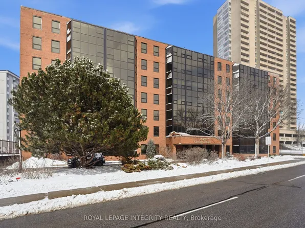 2019 Carling Ave #108, Ottawa, ON K2A 4A2