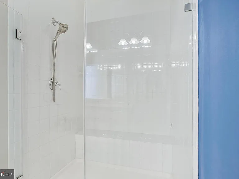 130 Capital Ct — Photo 25
