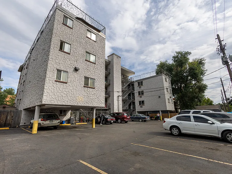 35 S Logan — Photo 9