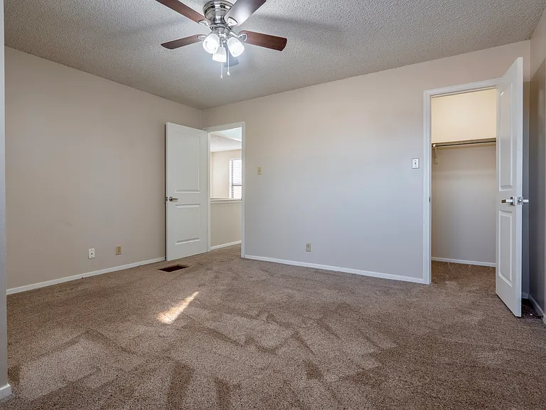4533 Bermuda Dr — Photo 17