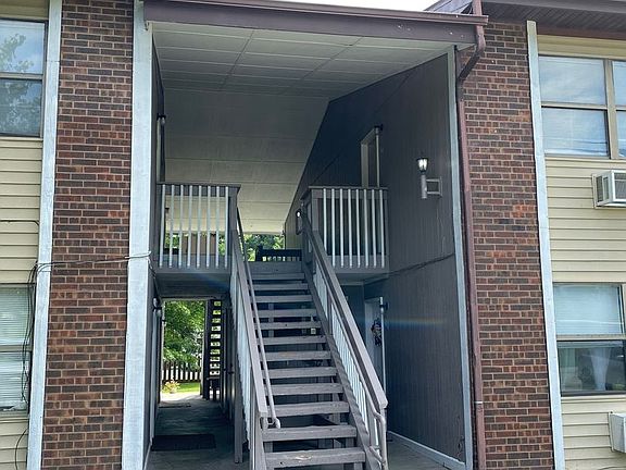5th image of 1108 Randolph St APT 109