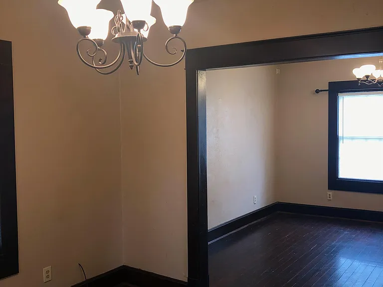 1820 Clarendon Ave — Photo 34