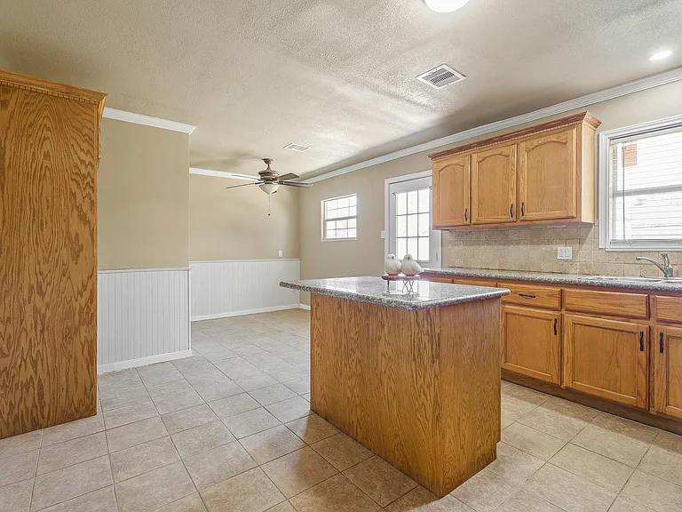 3209 Chestershire Dr — Photo 12