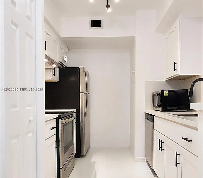 2501 Centergate Dr #203 — Photo 4
