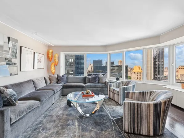 150 West 56th Street 3901 image 3 of 16