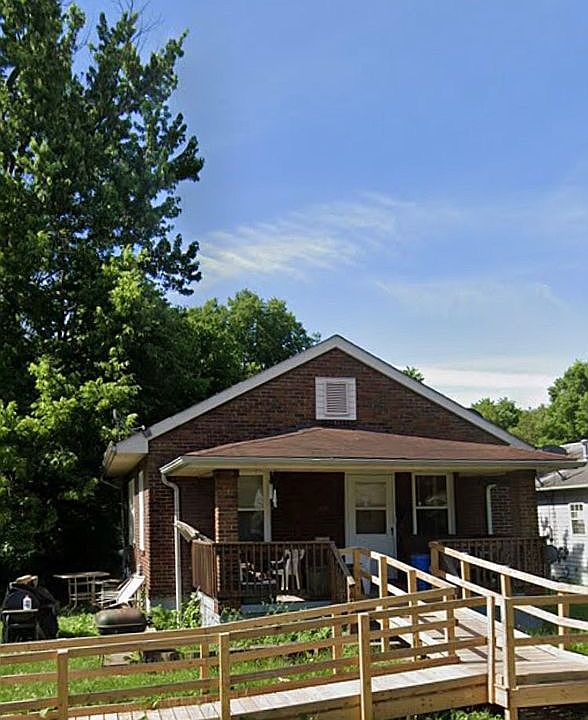 1st image of 828 16th Ave