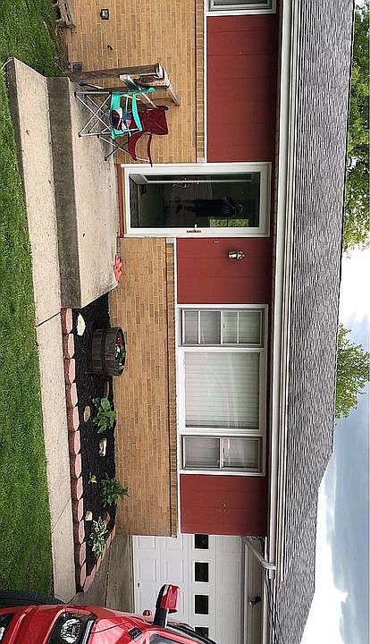 1st image of 109 Hanson Dr