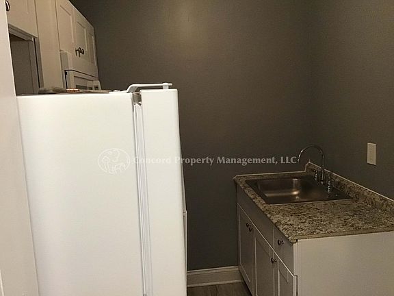 3rd image of 2934 Yorkway #1