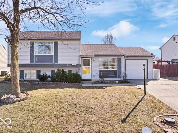 637 Woods Crossing Dr, Indianapolis, IN 46239