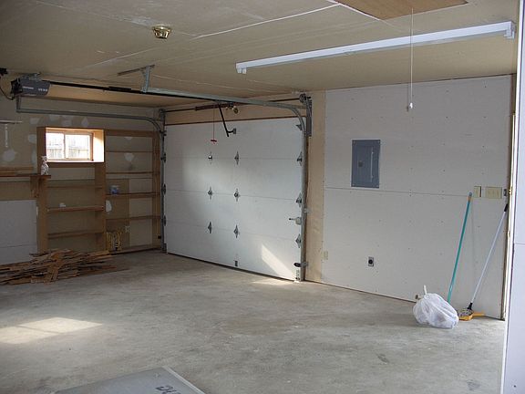 Garage/Workshop