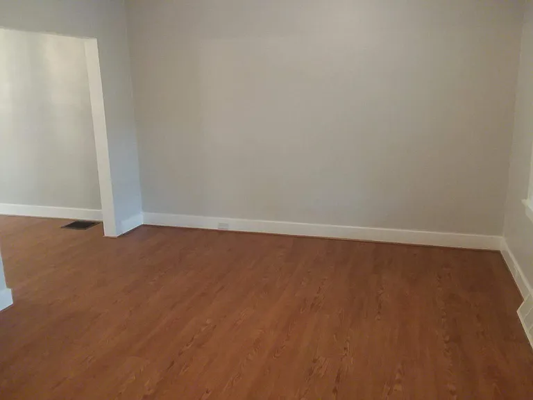 902 Kennebec St — Photo 5