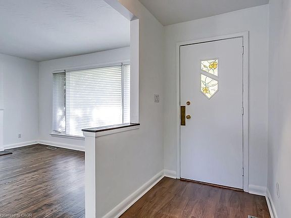 4th image of 2067 Devon Rd