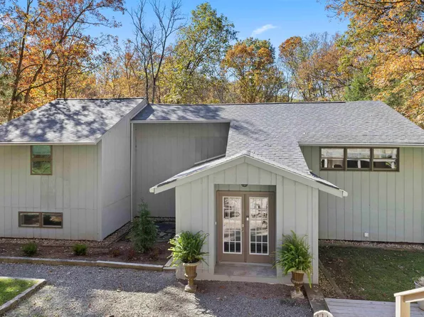 139 Sandy Acres Dr, Bruceton Mills, WV 26525