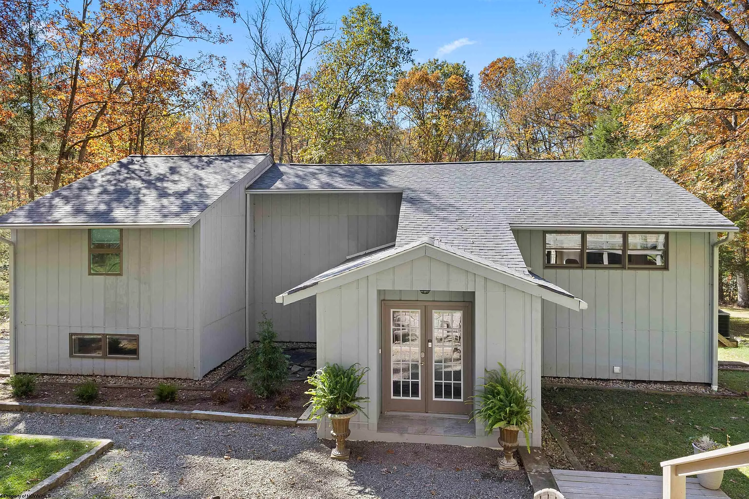139 Sandy Acres Dr photo 1