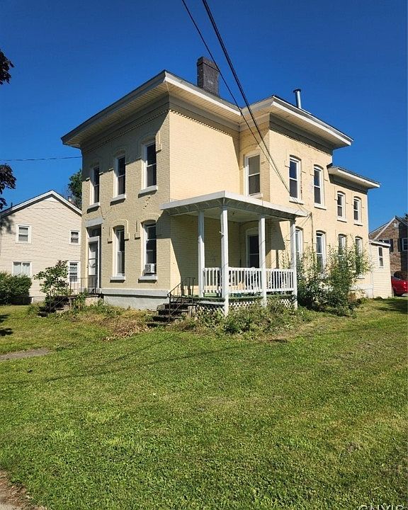 1st image of 600 2nd St