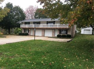 4498 King Arthur Dr, Uniontown, OH 44685