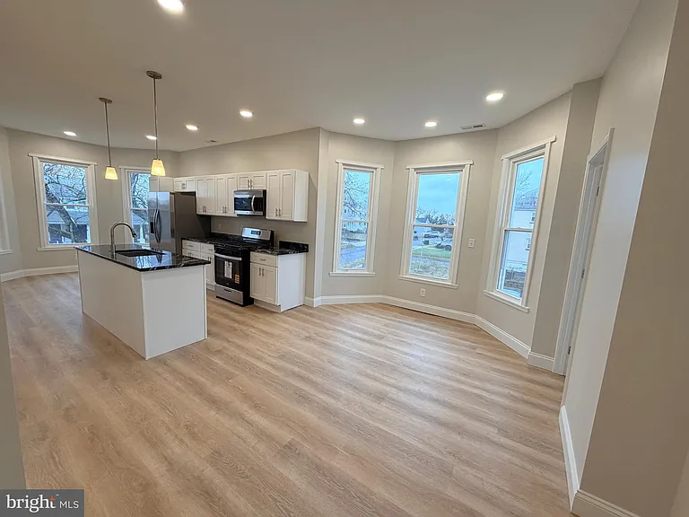 3 E Overlea Ave #3 — Photo 4