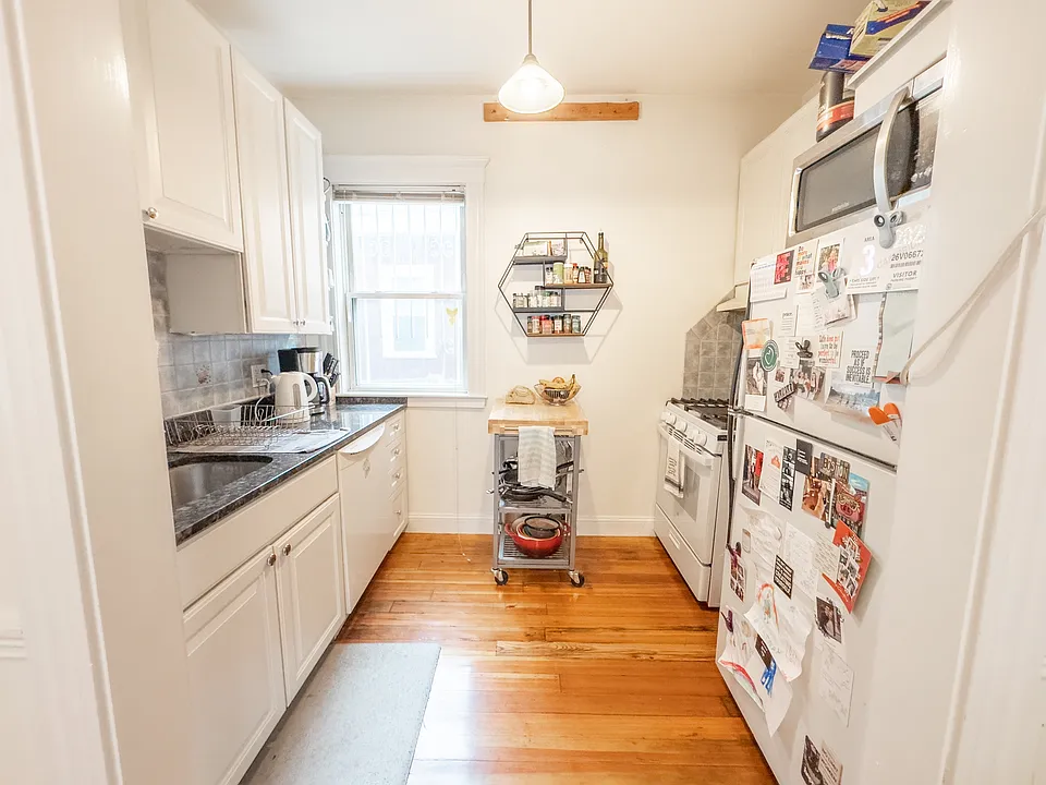12 Hamlin St #1