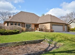 1013 Stonehedge Rd, St Charles, IL 60174