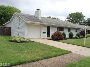 60 Meadow Dr, Berea, OH