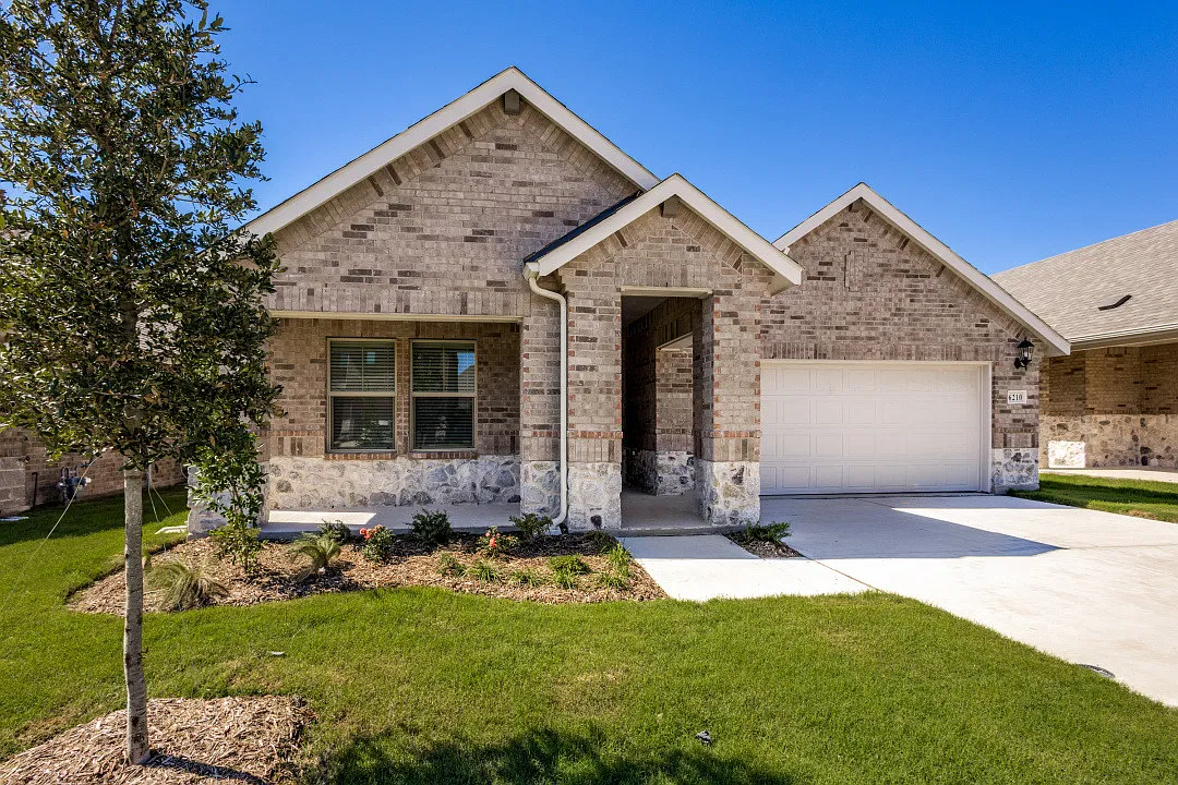4 bed, 2059 sqft, $2,395 — Photo 1