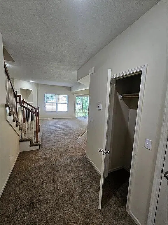 3 bed, 2.5 bath, 1648 sqft, $1,800 — Photo 3