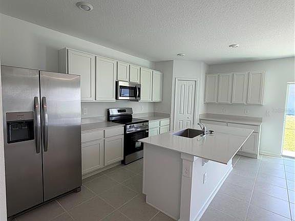 2nd image of 2735 Lookout Ridge Rd