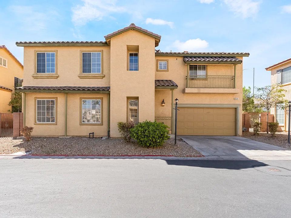 8121 Retriever Ave