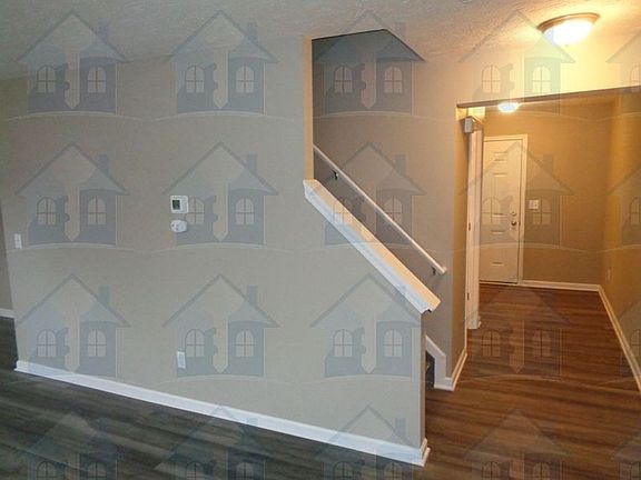 4th image of 807 Prescot Cir