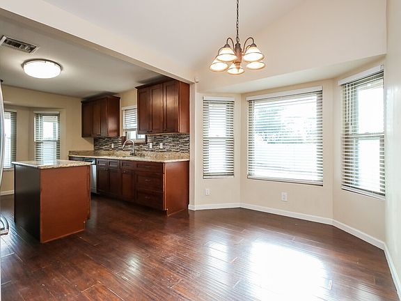 5th image of 5920 E Fairbrook Cir