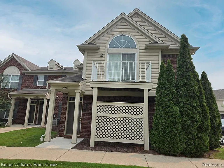 29949 Fox Run Cir — Photo 1