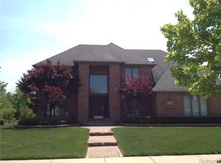 3024 Mangrove Dr, Sterling Heights, MI 48314