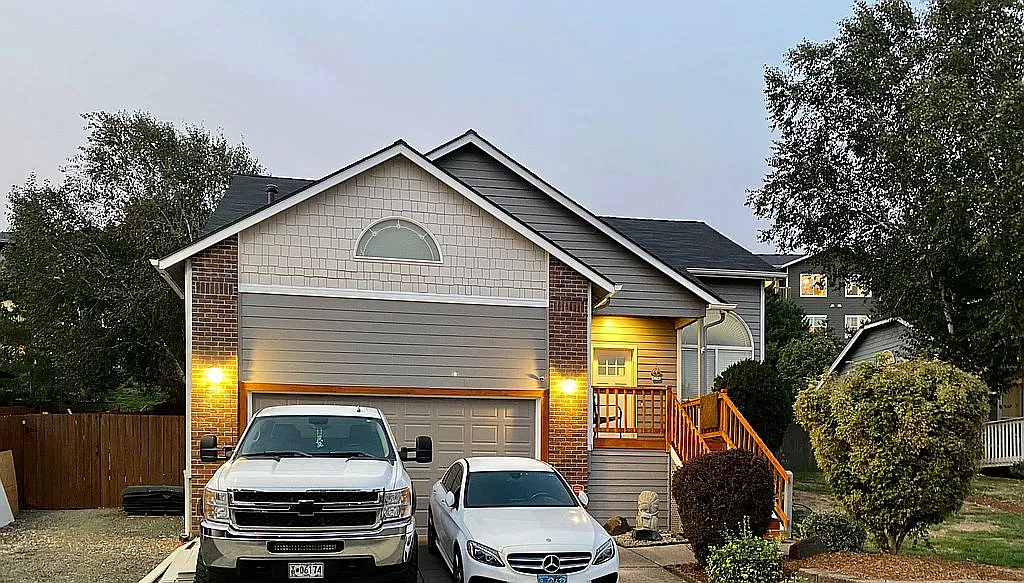 1227 Horizon Ridge Ct NE photo 1