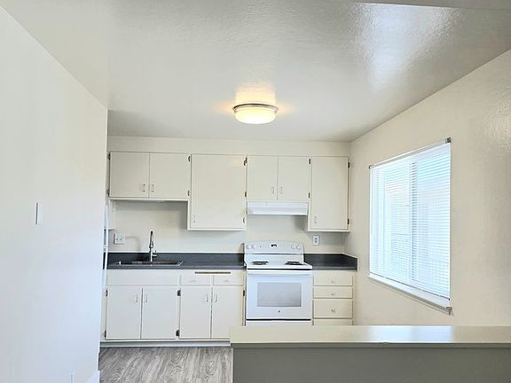 4th image of 1360 Jefferson St APT 7