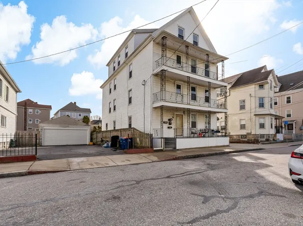 82 Crapo St, New Bedford, MA 02740