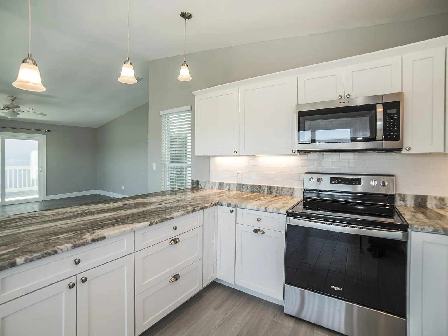 2 bed, 965 sqft, $2,950 — Photo 4
