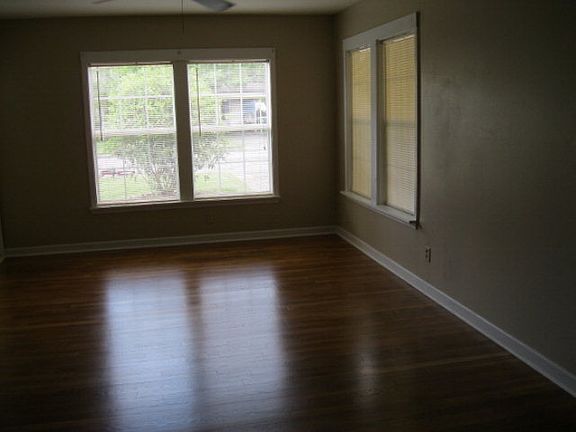 4th image of 1904 E Anaqua Ave