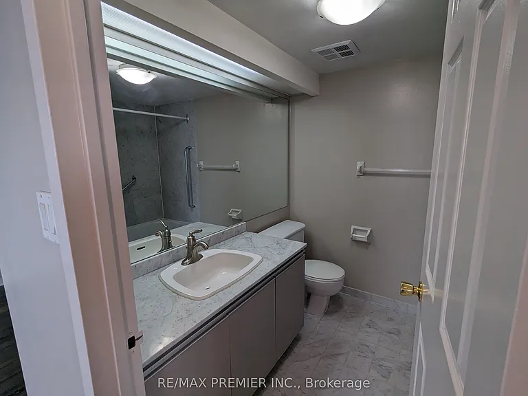 5 Concorde Pl #2809 — Photo 16