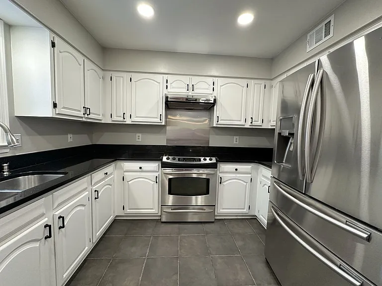 11560 Holly Briar Ln — Photo 15