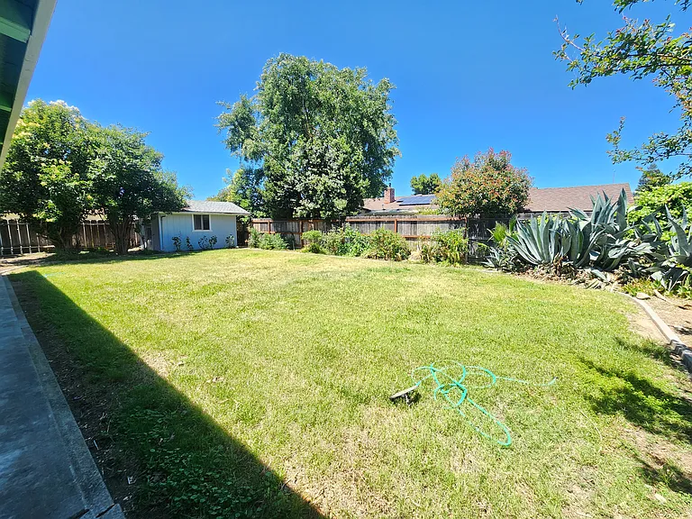 718 W Monterey St — Photo 11