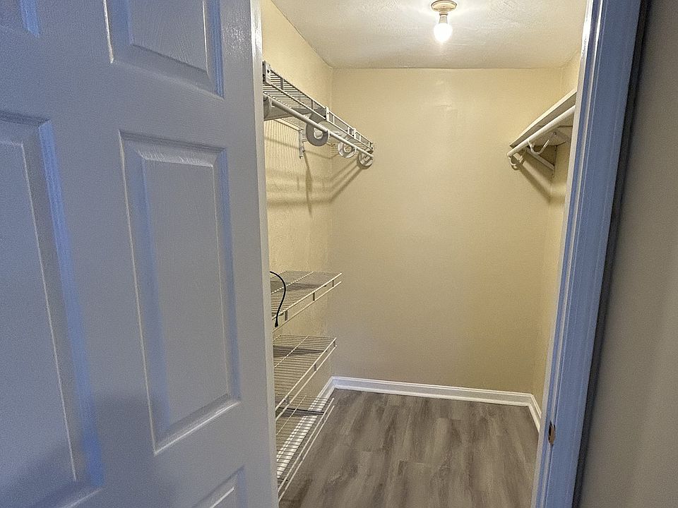 Walk in closet