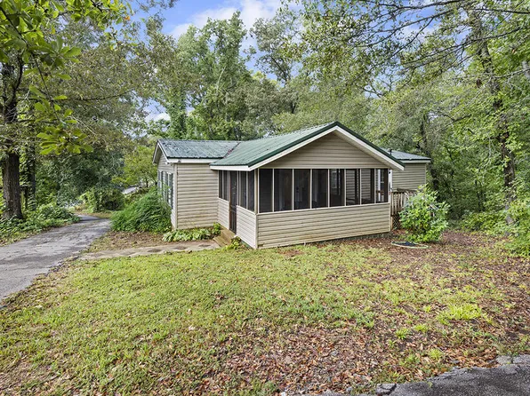 885 Elledge Rd, Ware Shoals, SC 29692