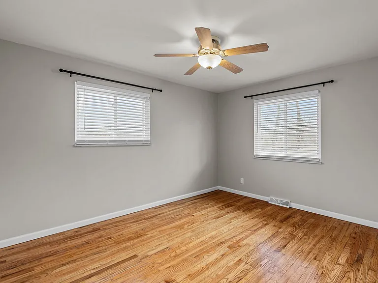 945 Ohlman Ave — Photo 24