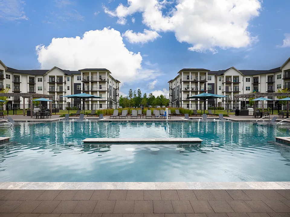 Gateway Village at Swan Creek