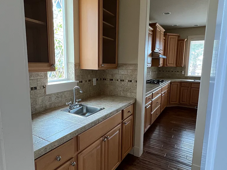 1122 24th St NW — Photo 14