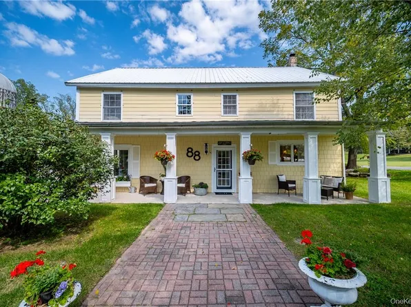 88 Prices Switch Road, Warwick, NY 10990