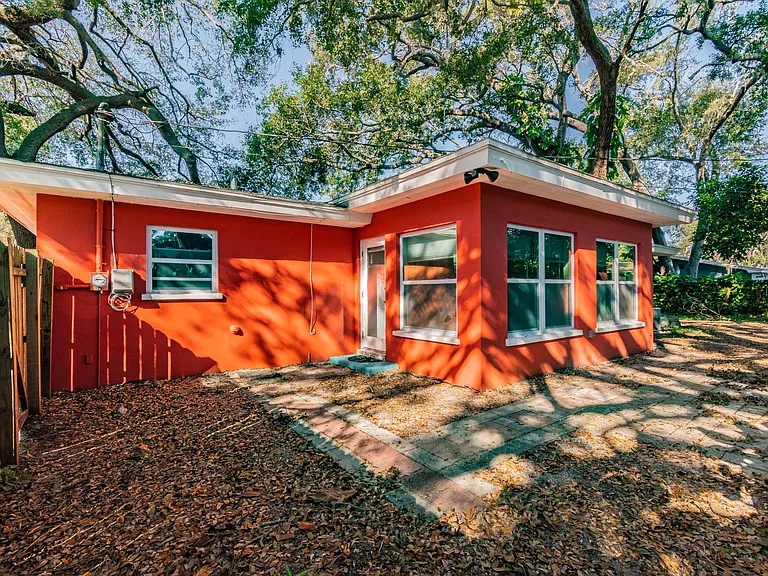 677 Oakwood Dr — Photo 30
